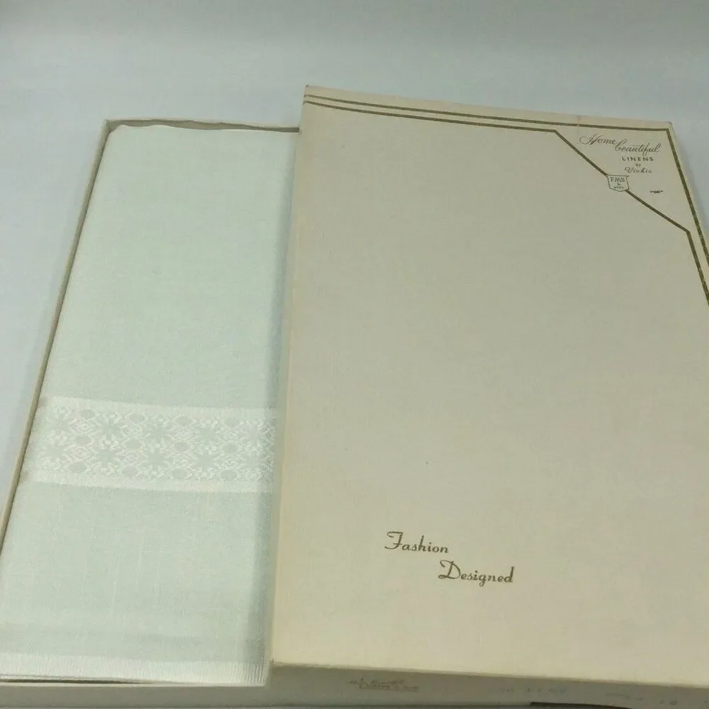 Vintage Home Beautiful Linen Vickie FMS Bros White Tablecloth 54x72 New